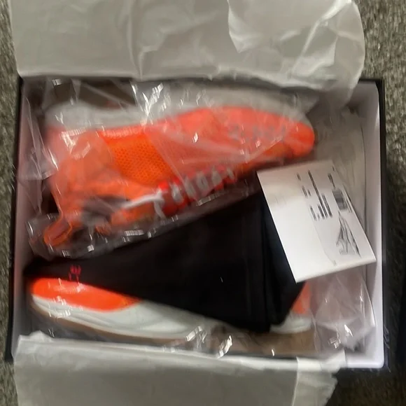 100% Authentic Men’s Versace Orange Cross Chainer ‼️ - Picture 2 of 5